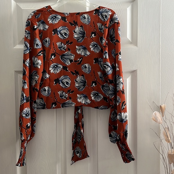 Floral Front-Tie Silk Crop Top - Size M - Picture 4 of 4